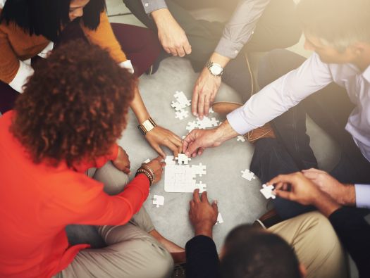 How to Plan Fun and Effective Company Teambuilding Events That Employees Will Love